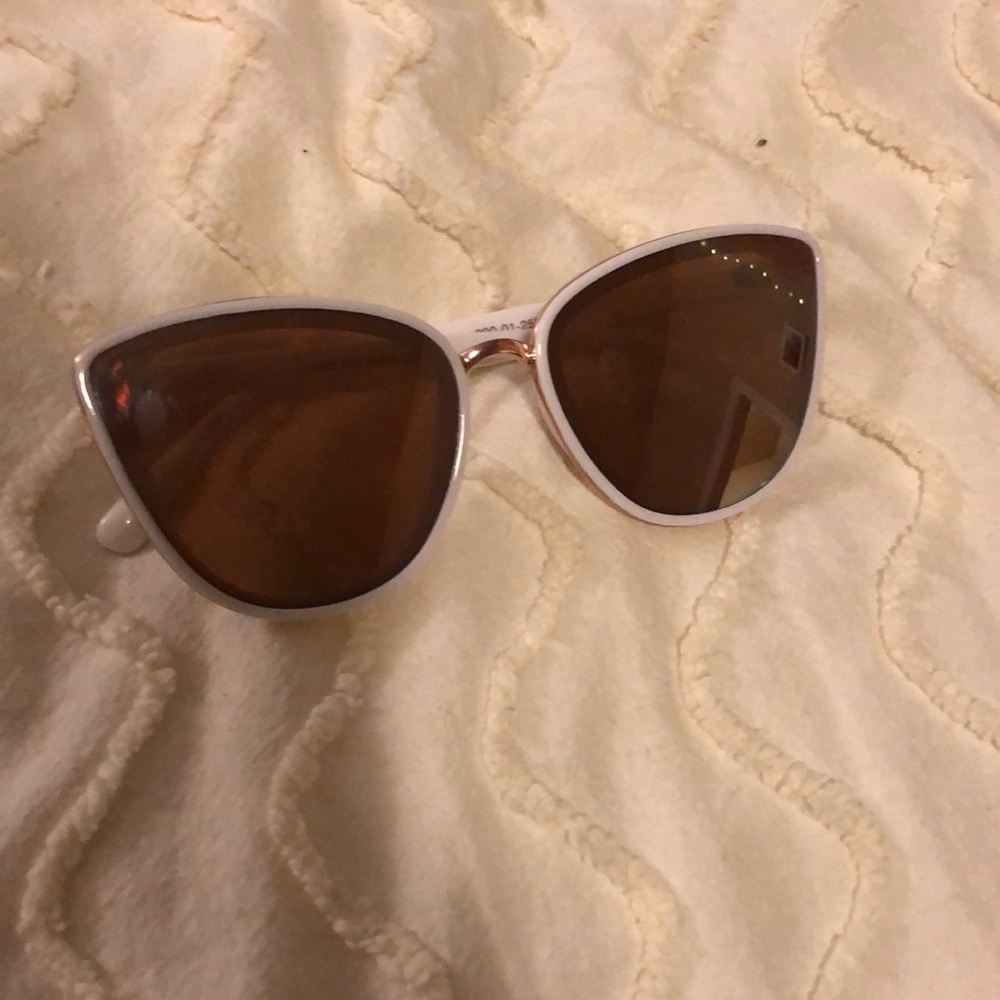 WORN ONCE. White brimmed sunglasses